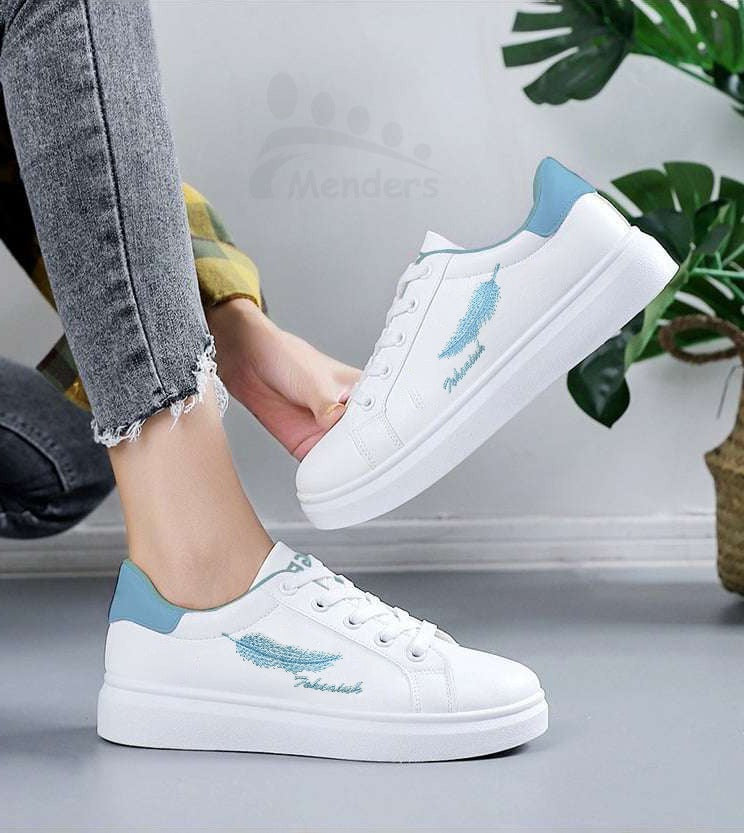 Side leaf sneaker