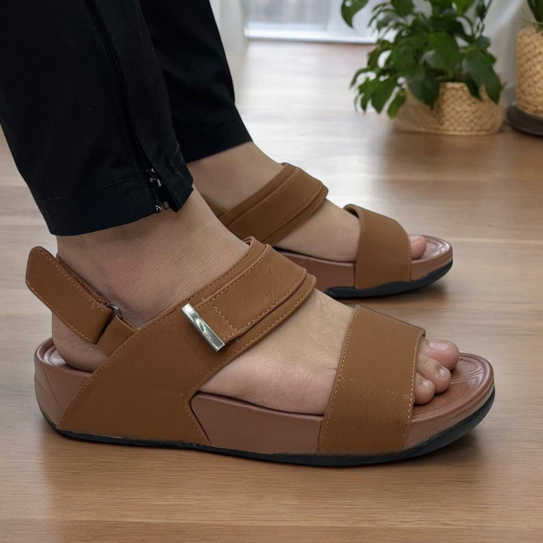 C082413 men sandal