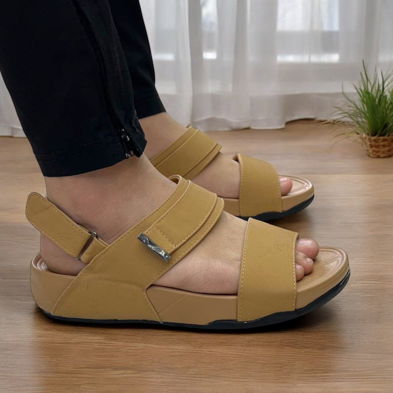 C082413 men sandal