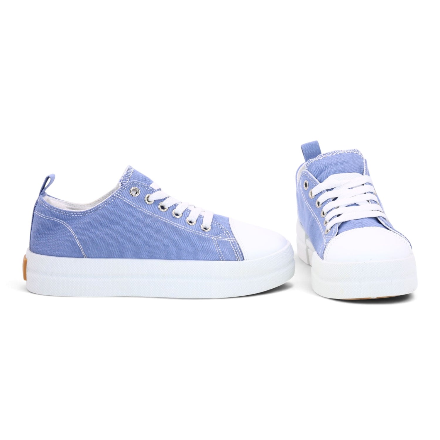 M011936 canvas shoes