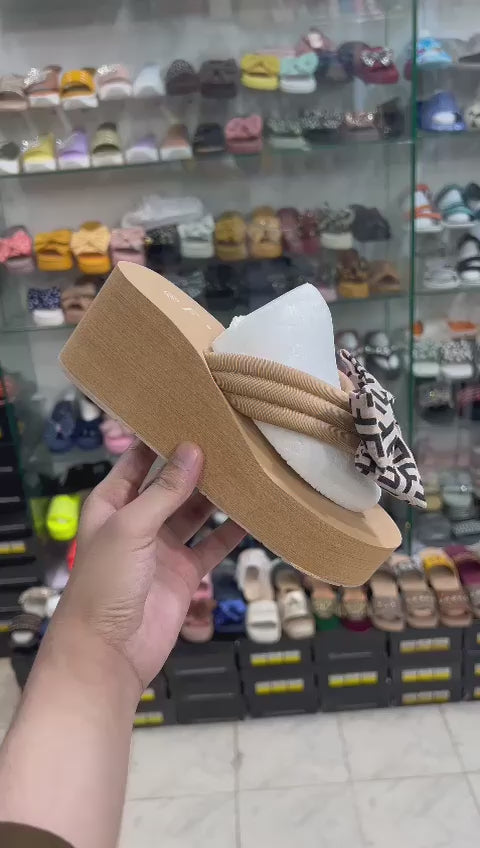 Fndi bow slipper